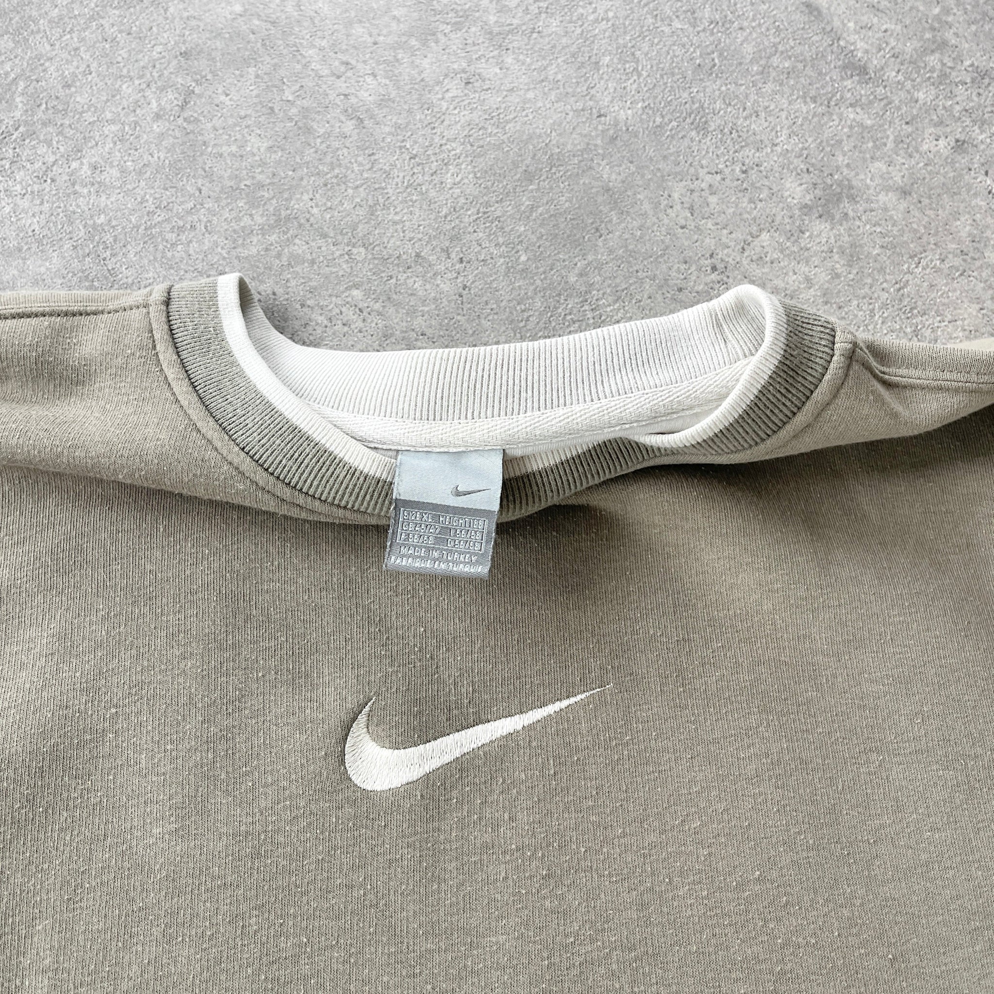 N*ke RARE 2000s heavyweight embroidered swoosh sweatshirt