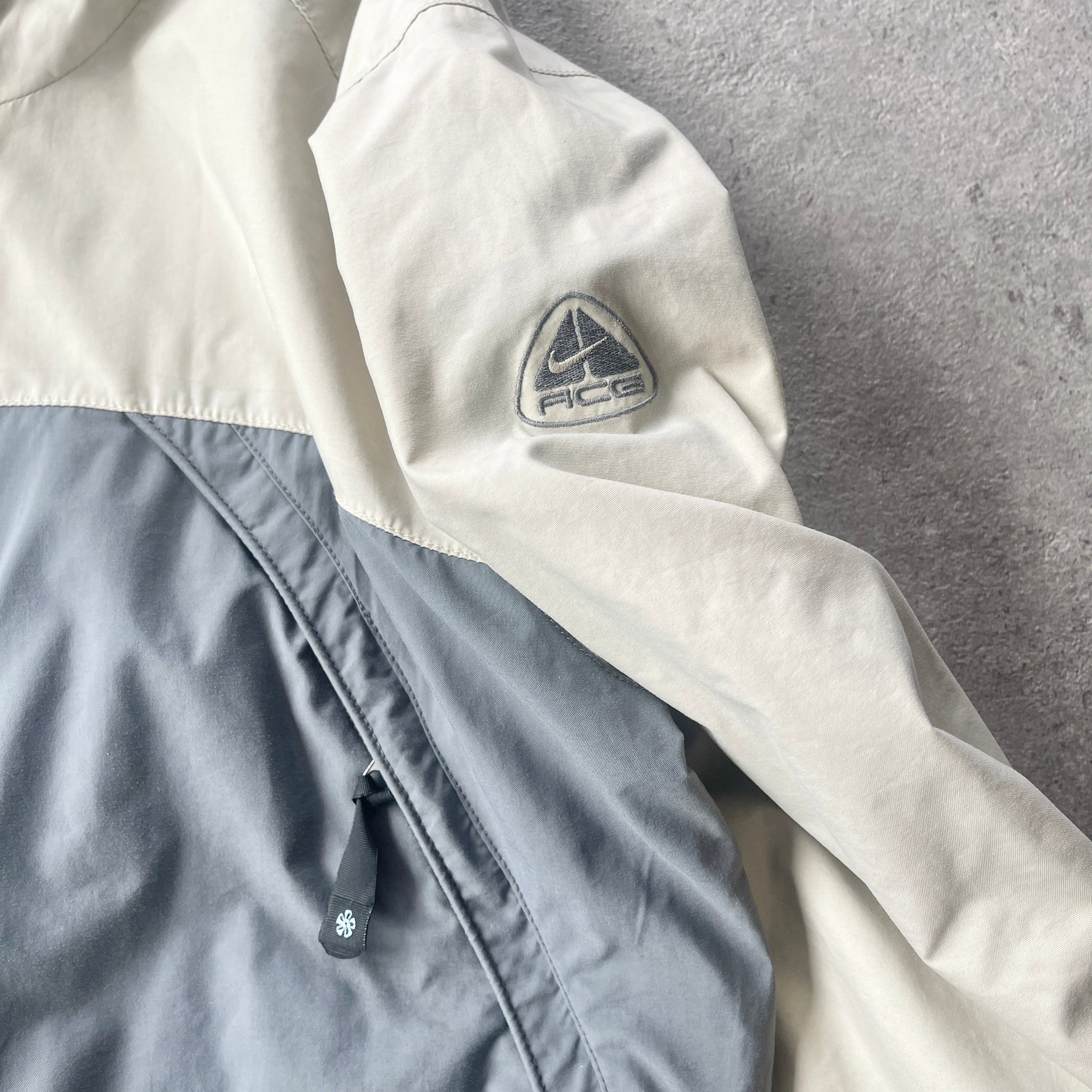 N*ke ACG 2000s storm-fit two tone technical jacket