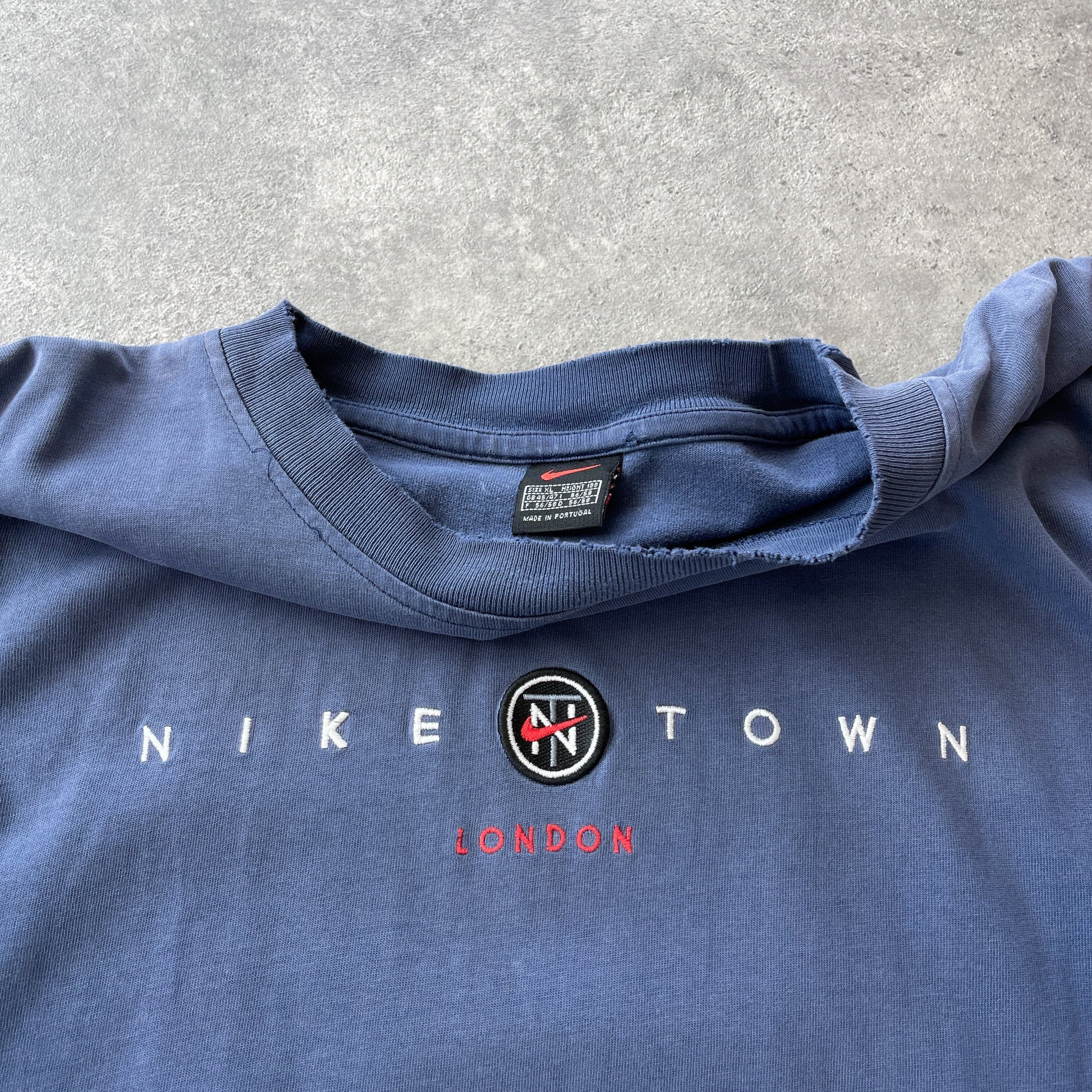 N*ke Town London RARE 1990s heavyweight embroidered t-shirt