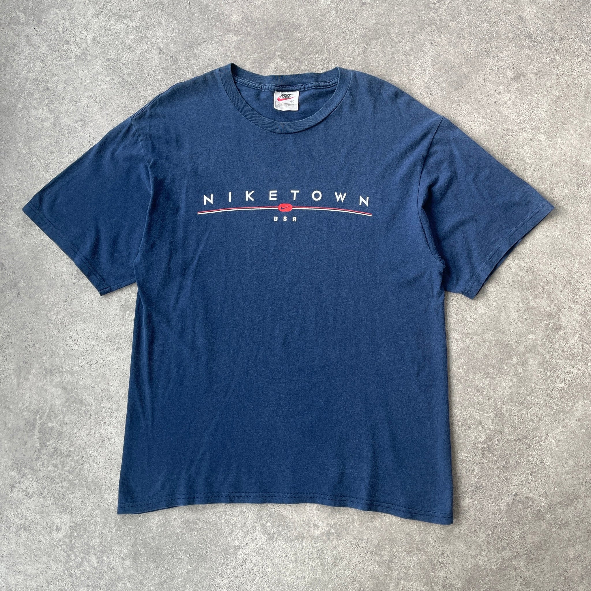 N*ke Town USA RARE 1990s heavyweight spellout t-shirt