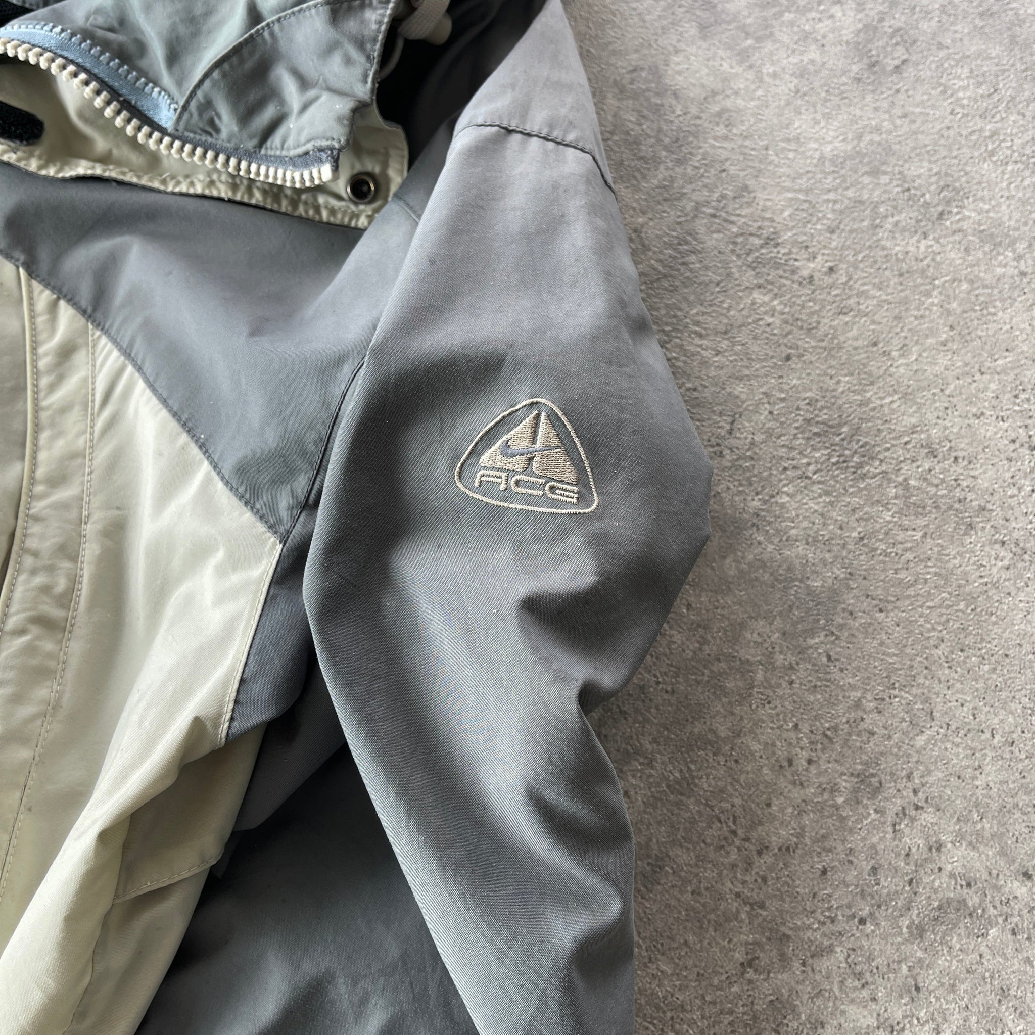 N*ke ACG 2000s storm-fit two tone technical jacket