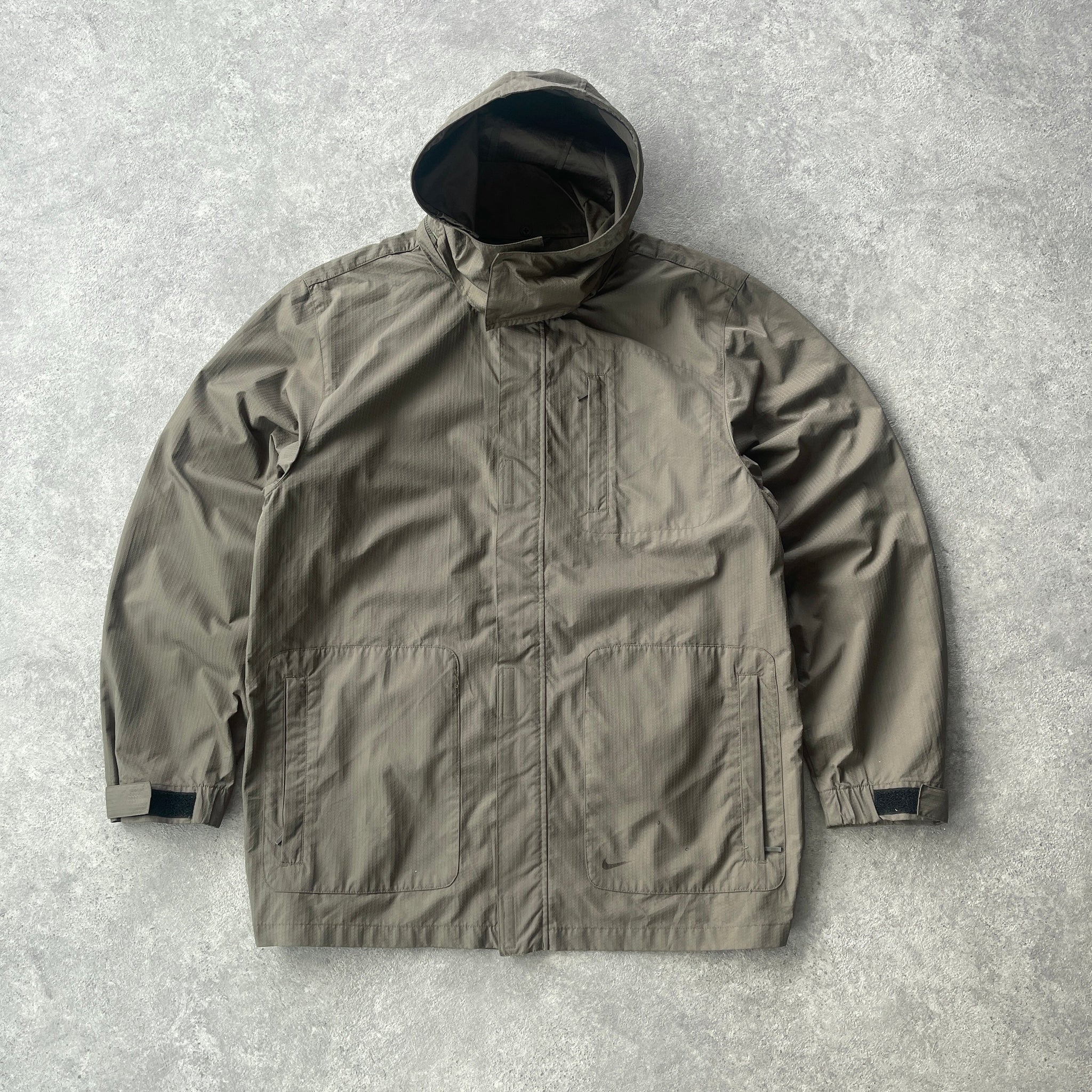 N*ke 2000s clima-fit technical lightweight shell jacket