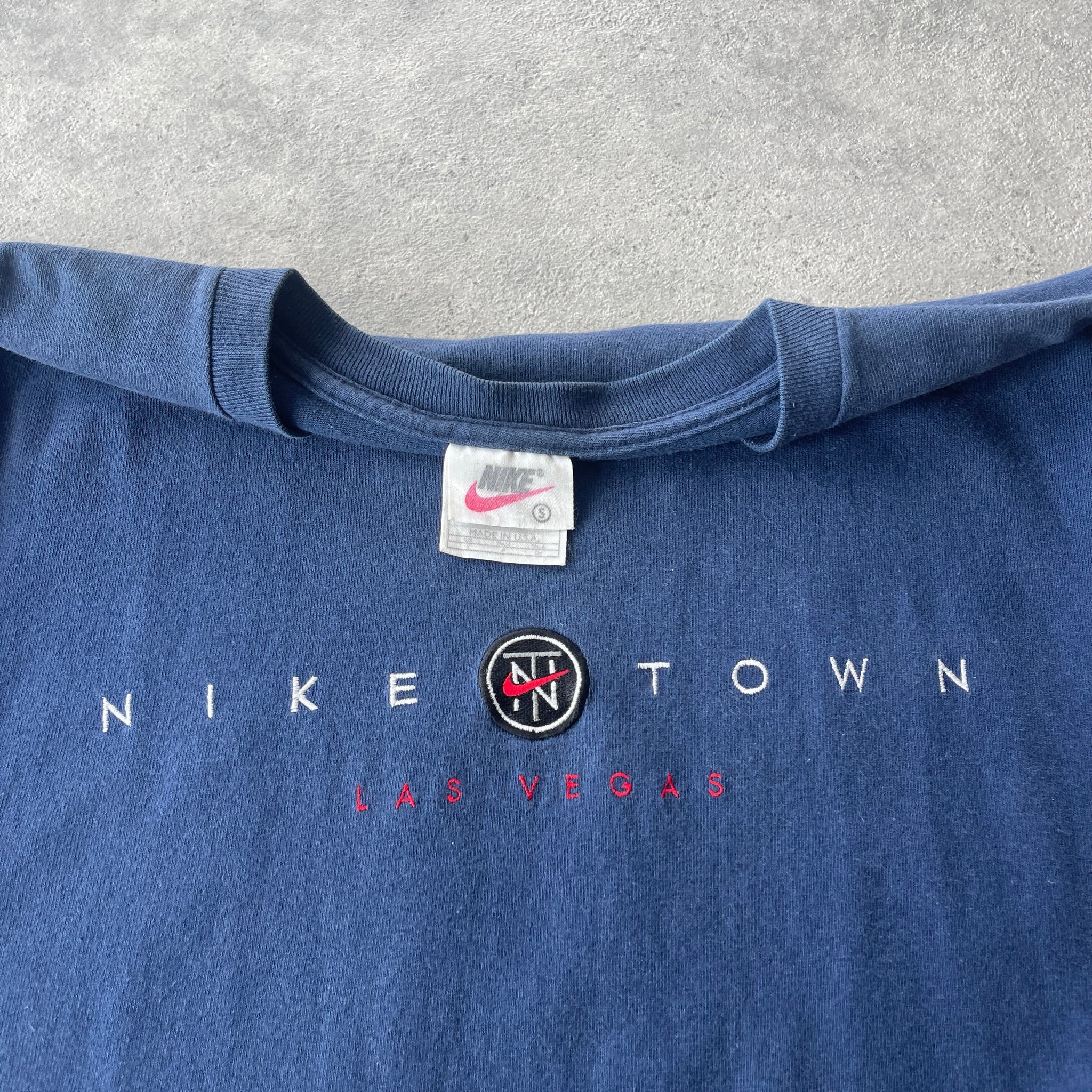 N*ke Town Las Vegas RARE 1990s heavyweight embroidered t-shirt