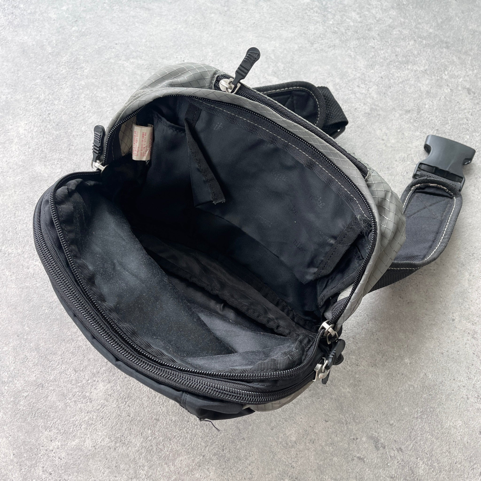 N*ke 1990s cross body technical utility bag