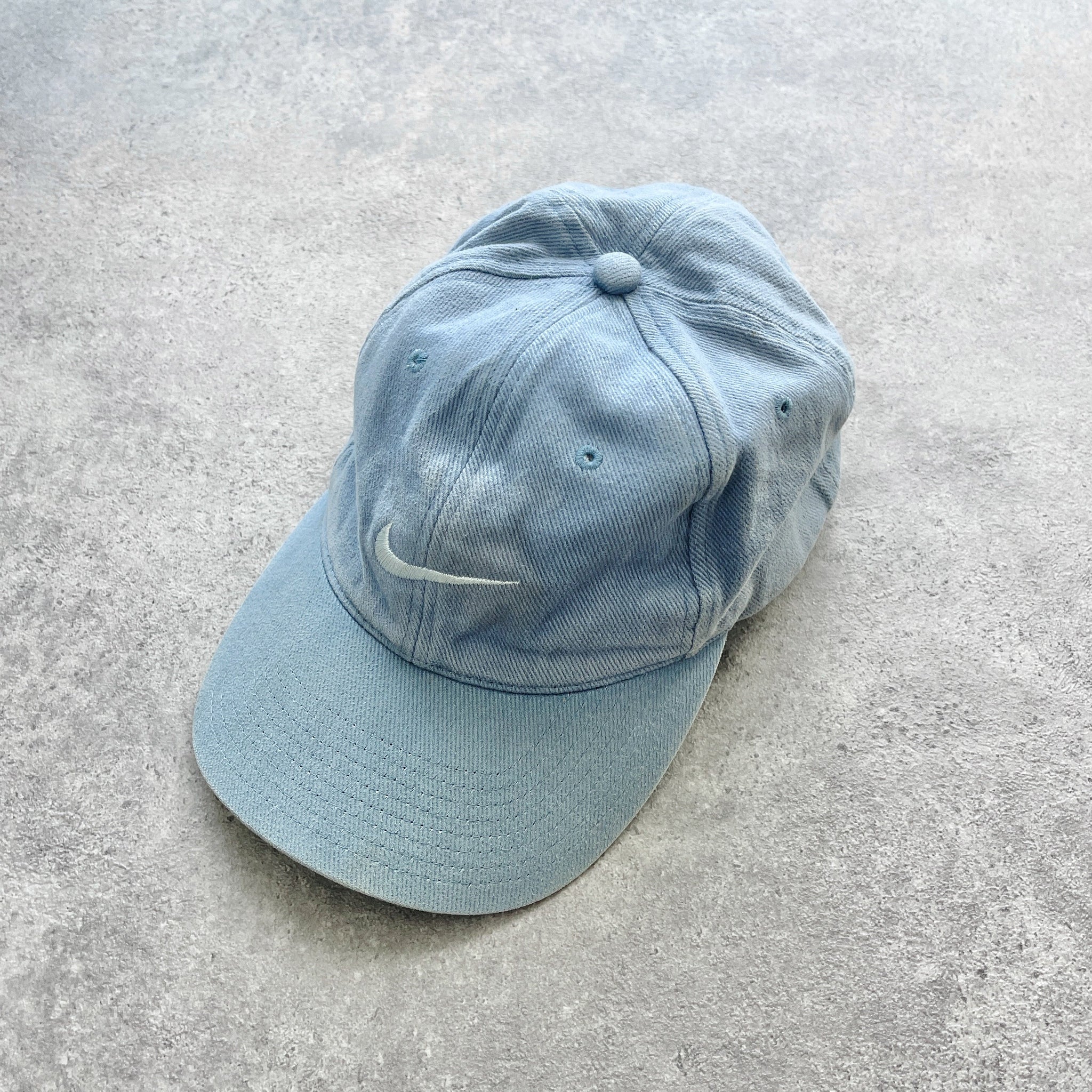 N*ke 1990’s embroidered swoosh cap