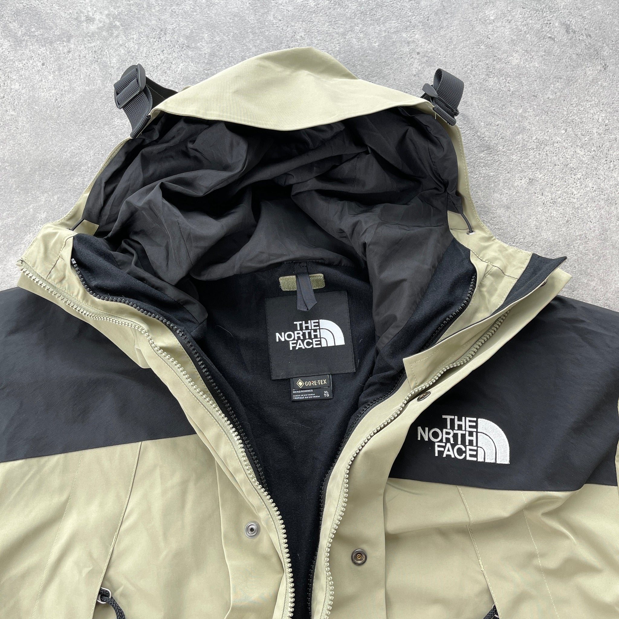 The N*rth F*ce Gore-tex insulated mountain jacket