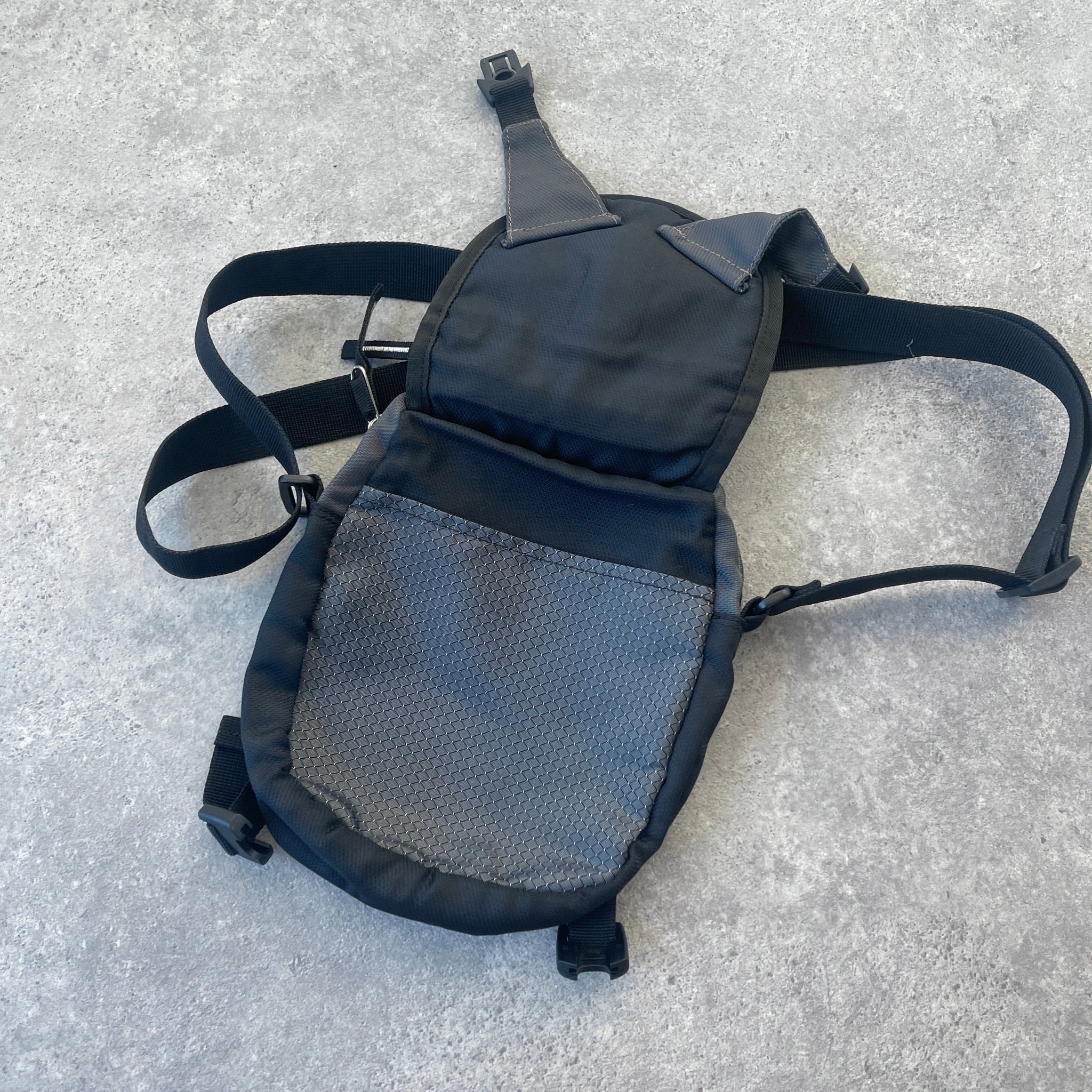 N*ke 1990s cross body technical utility bag