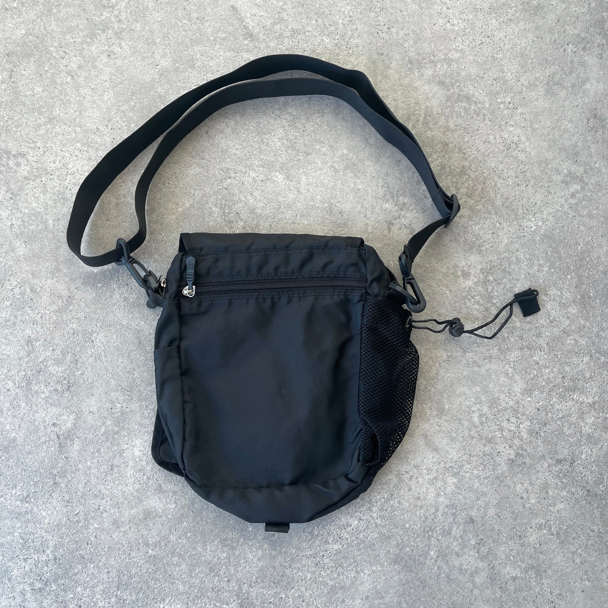 N*ke 1990s cross body utility bag