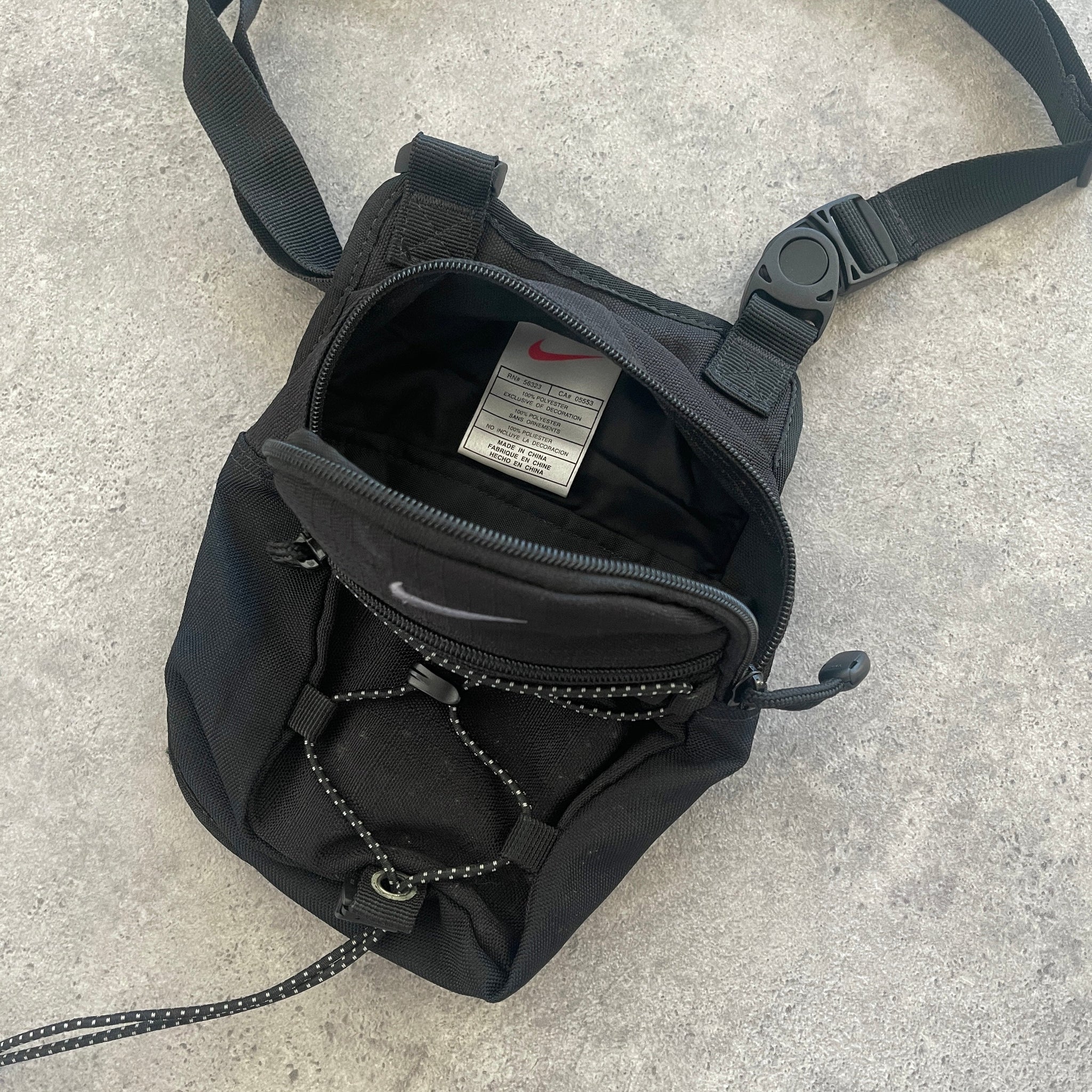 N*ke 1990s cross body utility bag