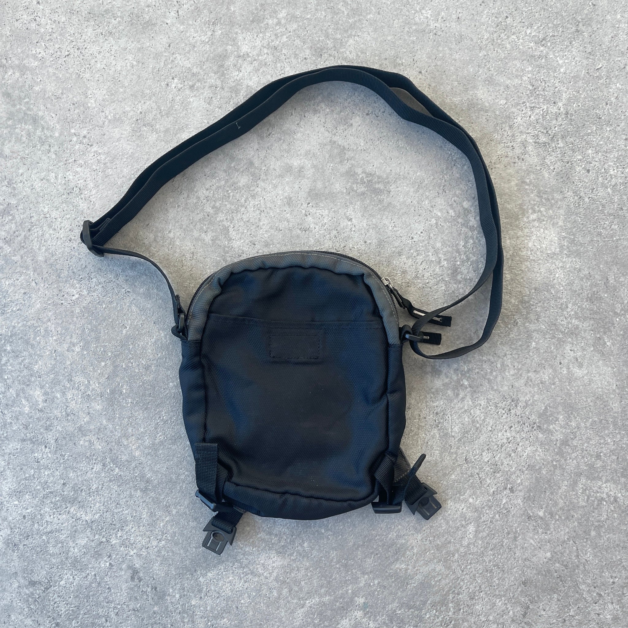 N*ke 1990s cross body technical utility bag