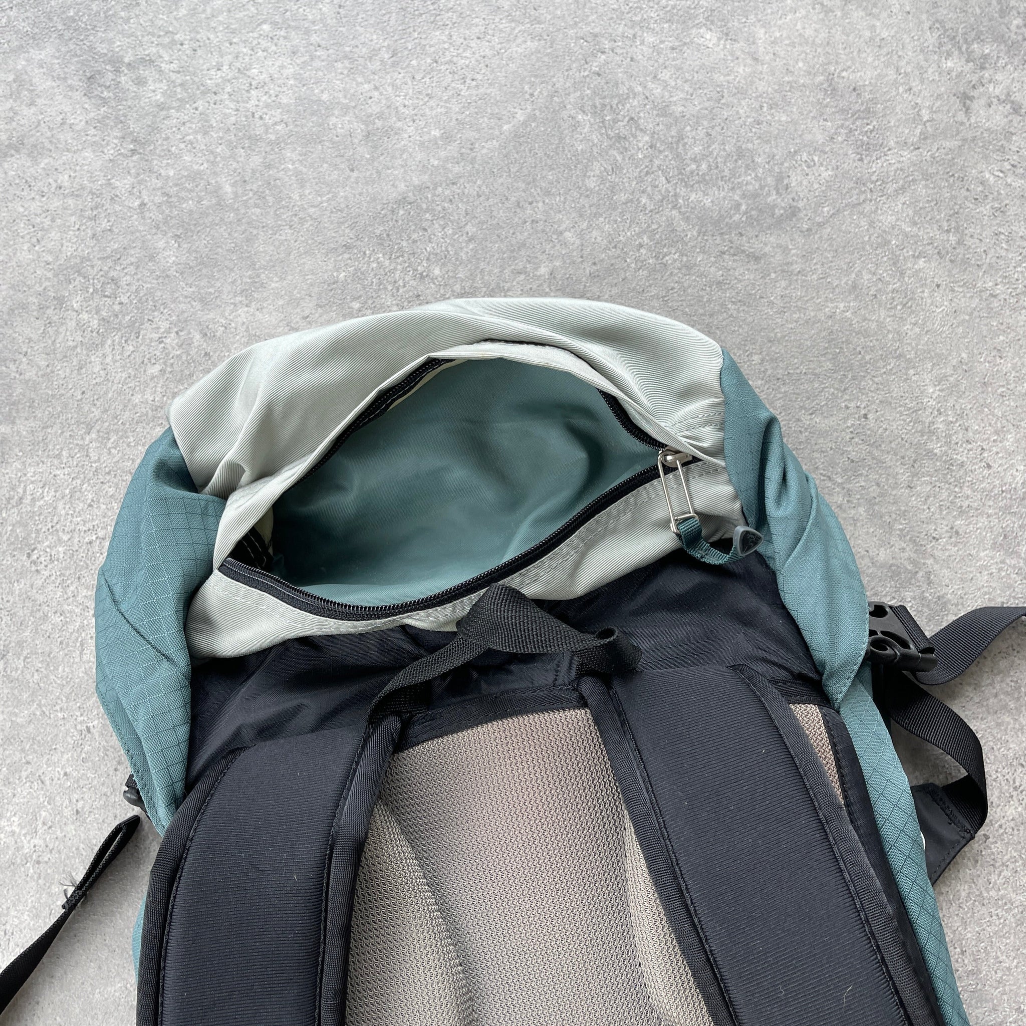 N*ke ACG 2000s 40L technical tonal backpack