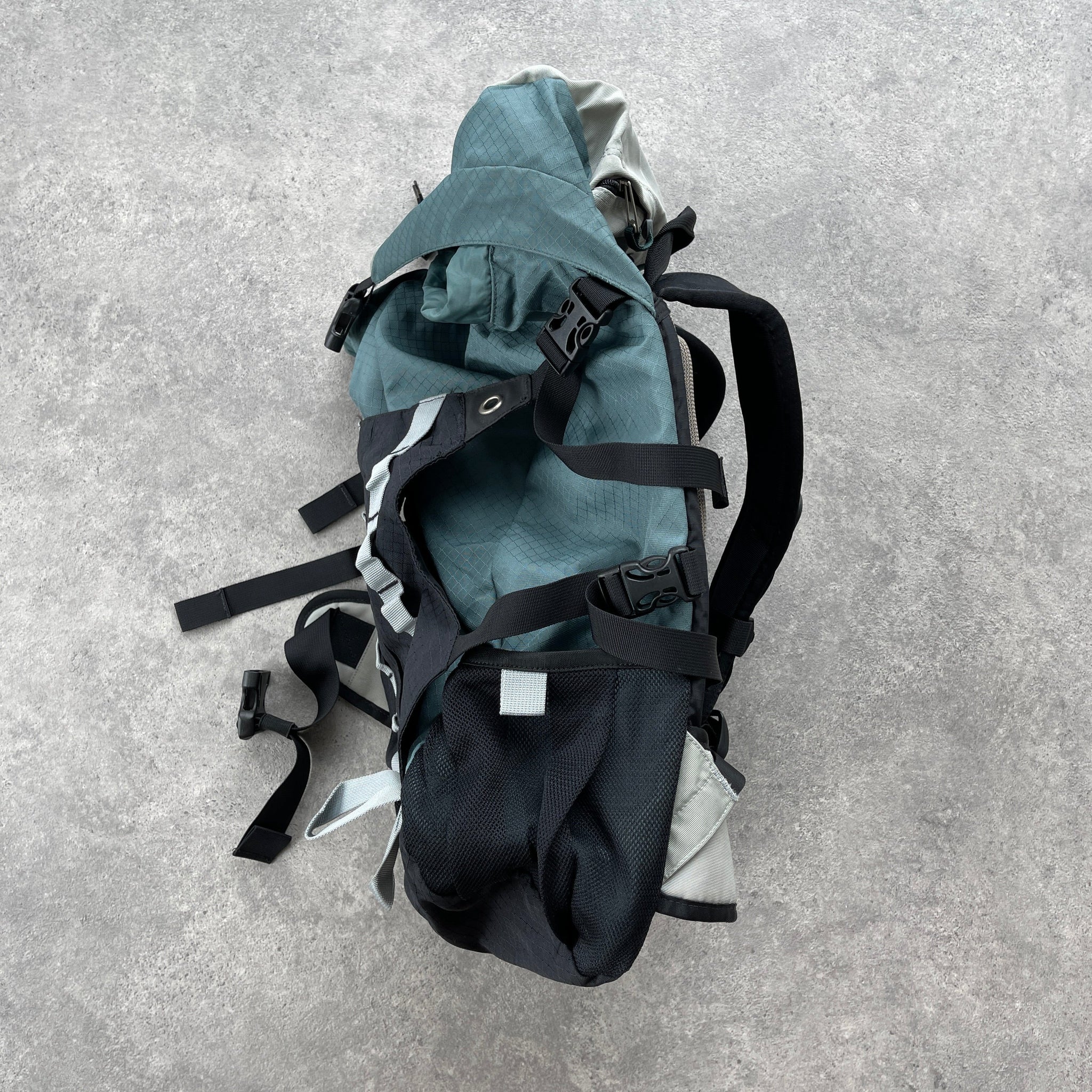 N*ke ACG 2000s 40L technical tonal backpack