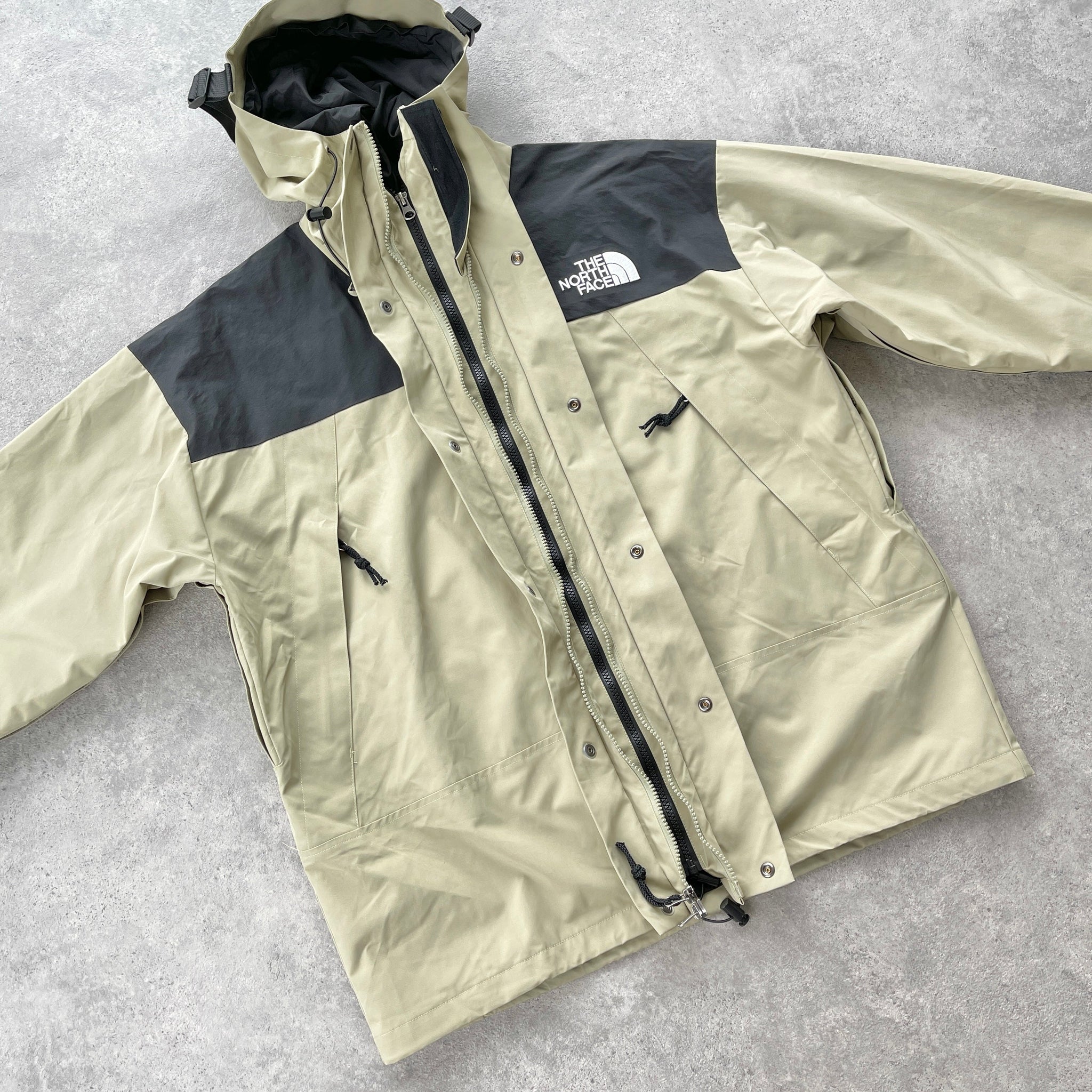 The N*rth F*ce Gore-tex insulated mountain jacket