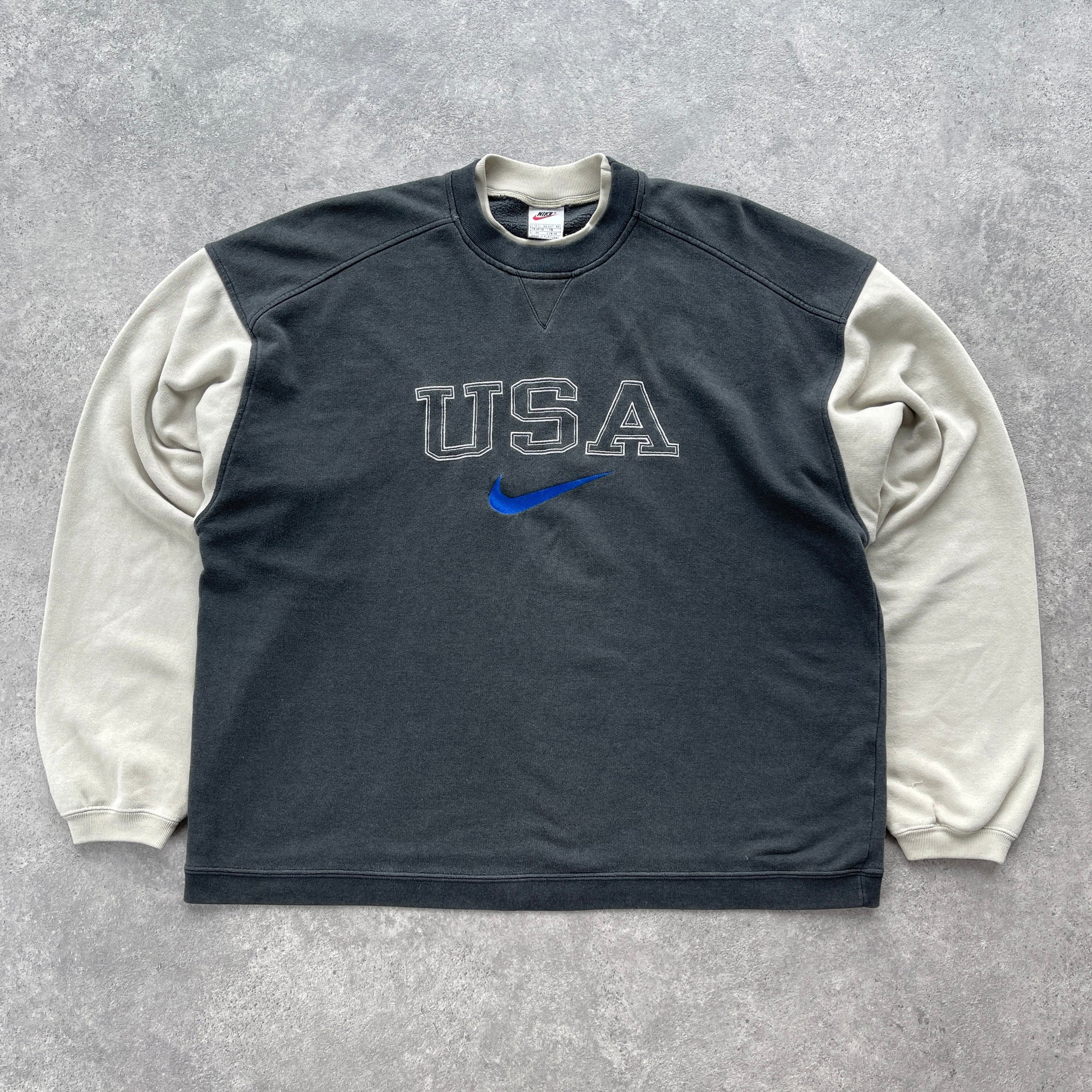 N*ke RARE 1990s heavyweight embroidered USA sweatshirt (XL)