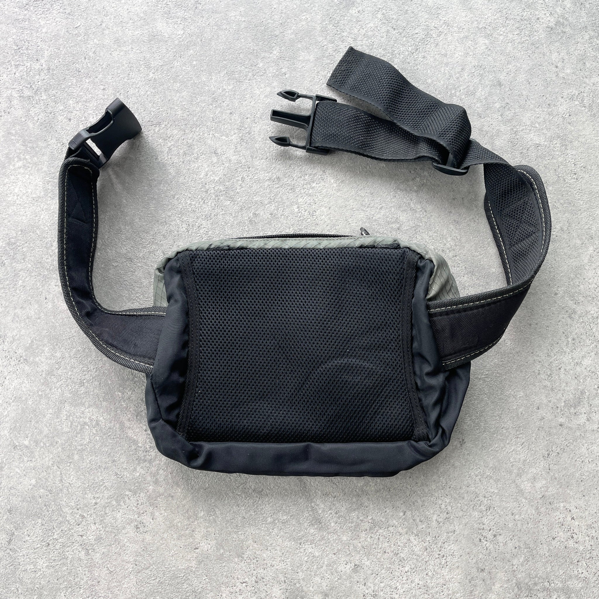 N*ke 1990s cross body technical utility bag