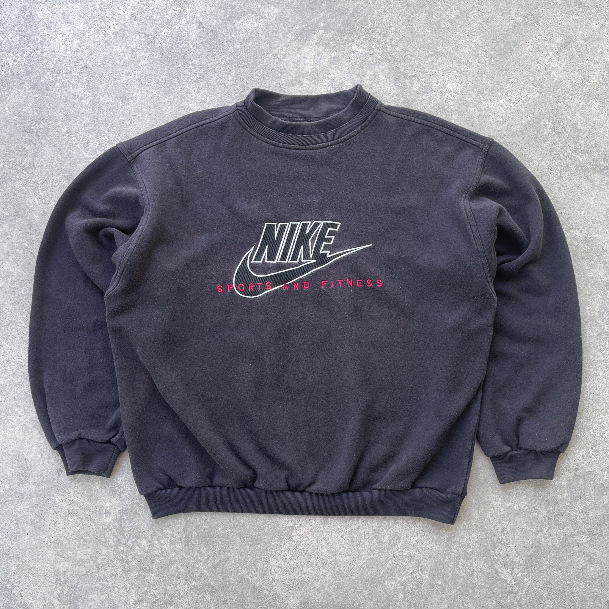 N*ke RARE 1990s ‘sports and fitness’ heavyweight embroidered sweatshirt (L)